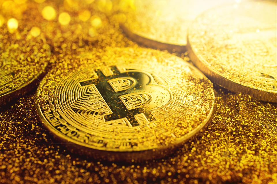 Bitcoin comparisons to Gold are back, as both assets beat down equities