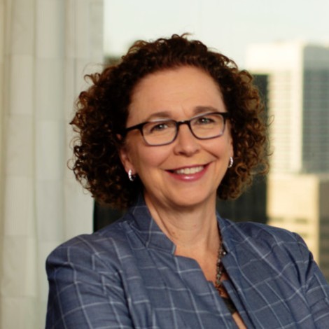 Laura Newinski, KPMG